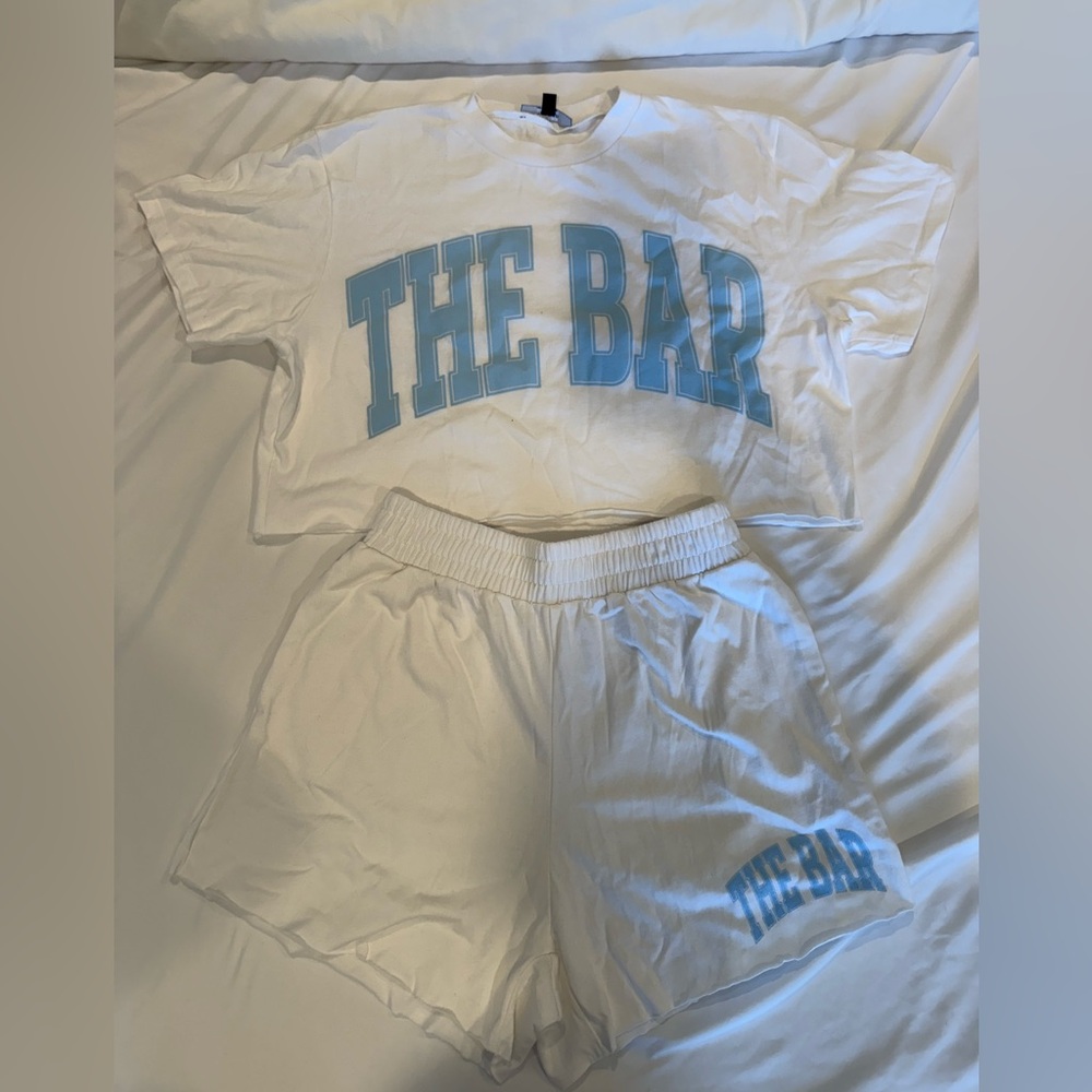 The Bar White and Blue Lounge Set